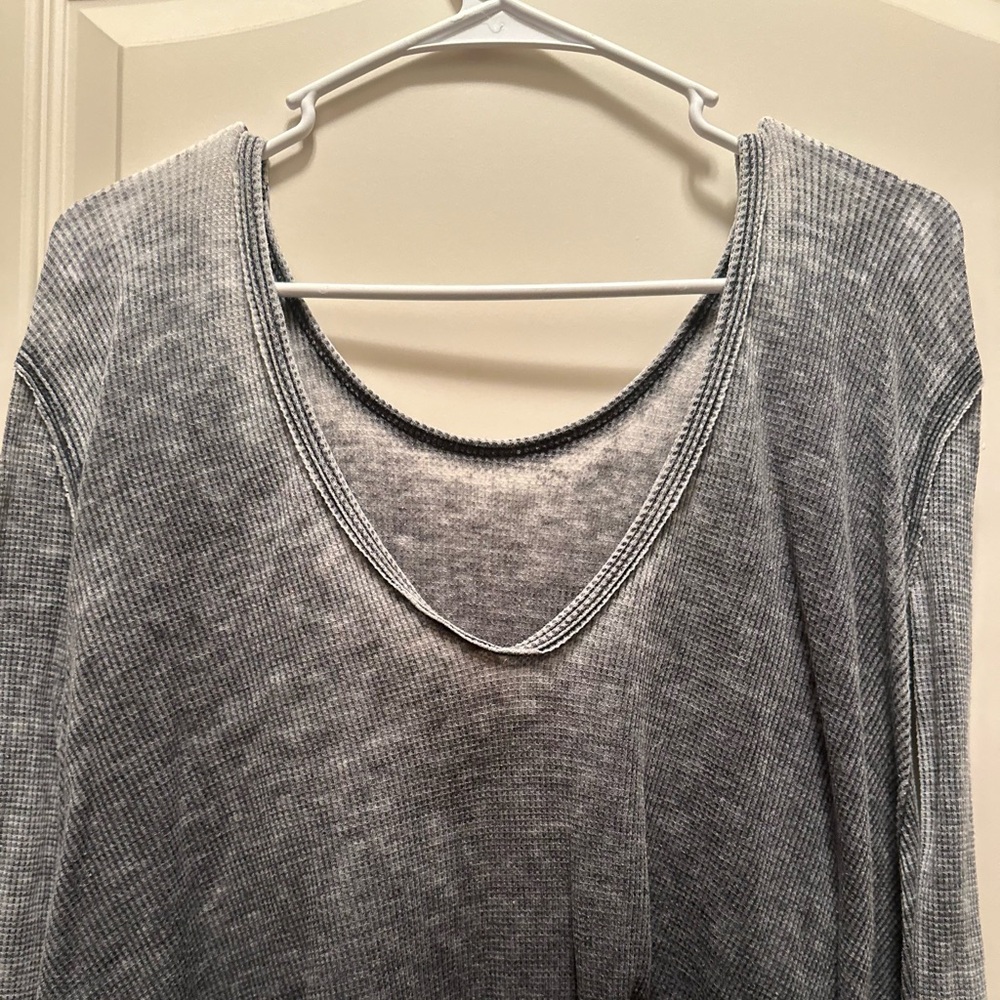 š£Free People Heather Gray Waffle Knit Top - Picture 6 of 8